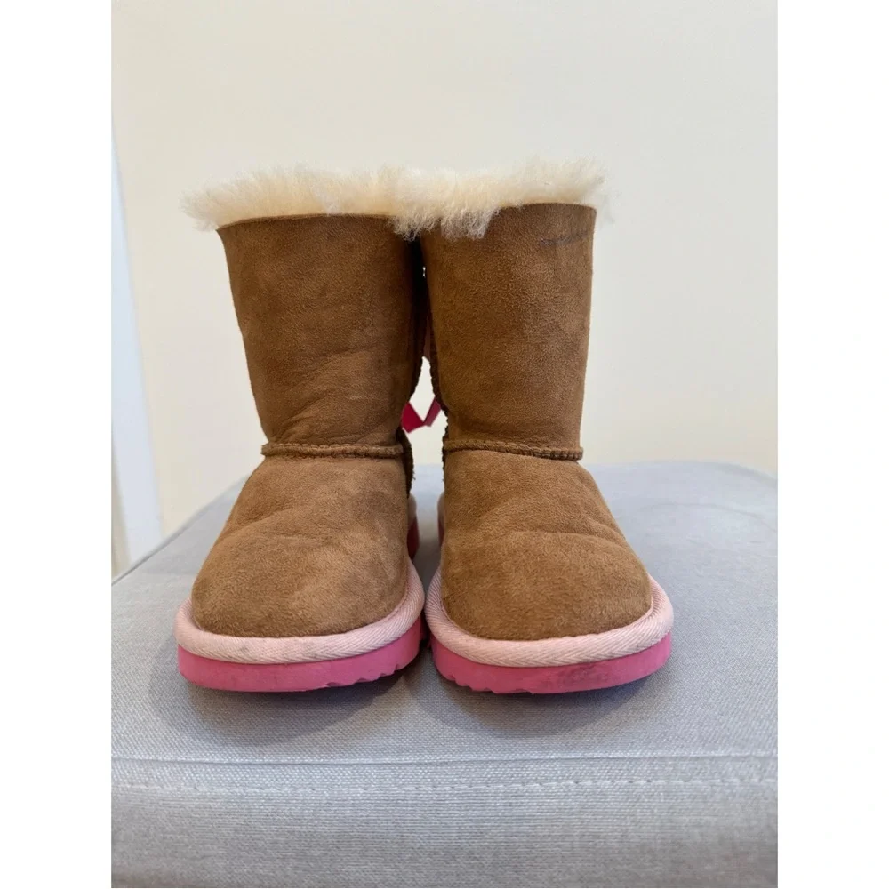 UGG Bailey Bow II Water Resistant Genuine Shearling Boot Toddler Size 9 - Picture 1 of 5